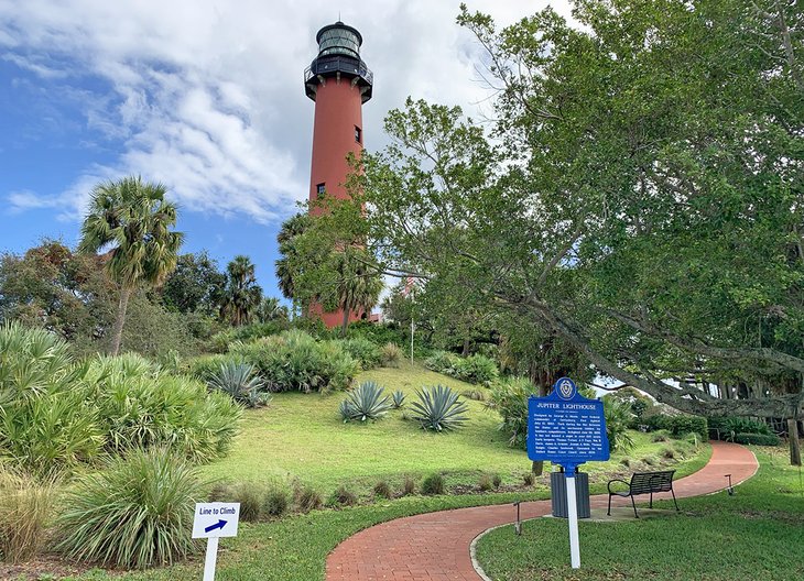 florida-jupiter-top-things-to-do-climb-jupiter-inlet-lighthouse