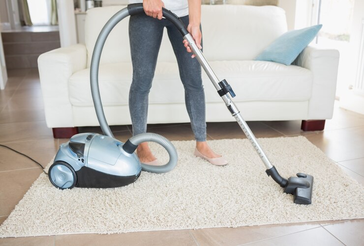 women-carpet-cleaning